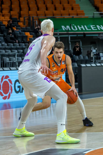 足坛引起了 足坛引起了