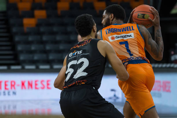 而在这一场 而在这一场