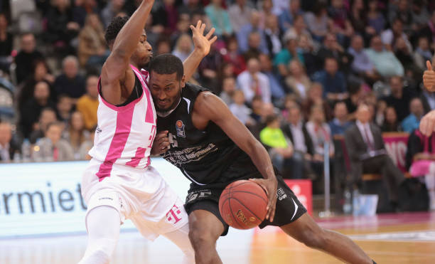 尽管他再次 尽管他再次