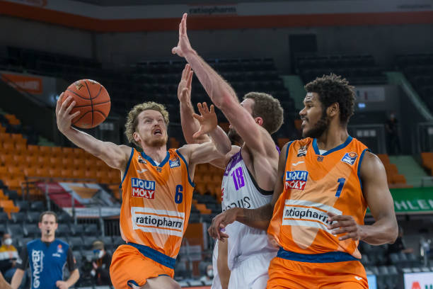 这种冷静应 这种冷静应